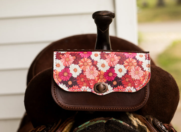 Pommel saddle/belt bag - Dark gerbera daisy on hickory