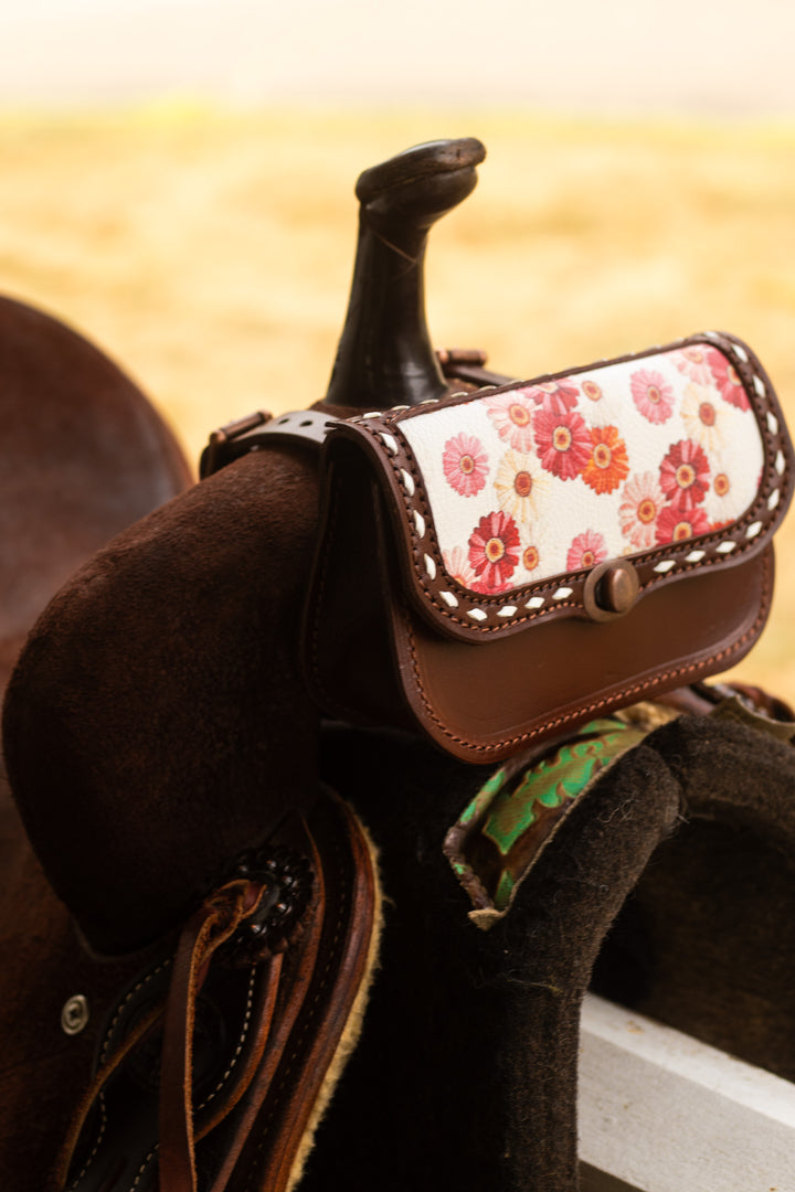 Pommel saddle/belt bag - Gerbera Daisy on hickory