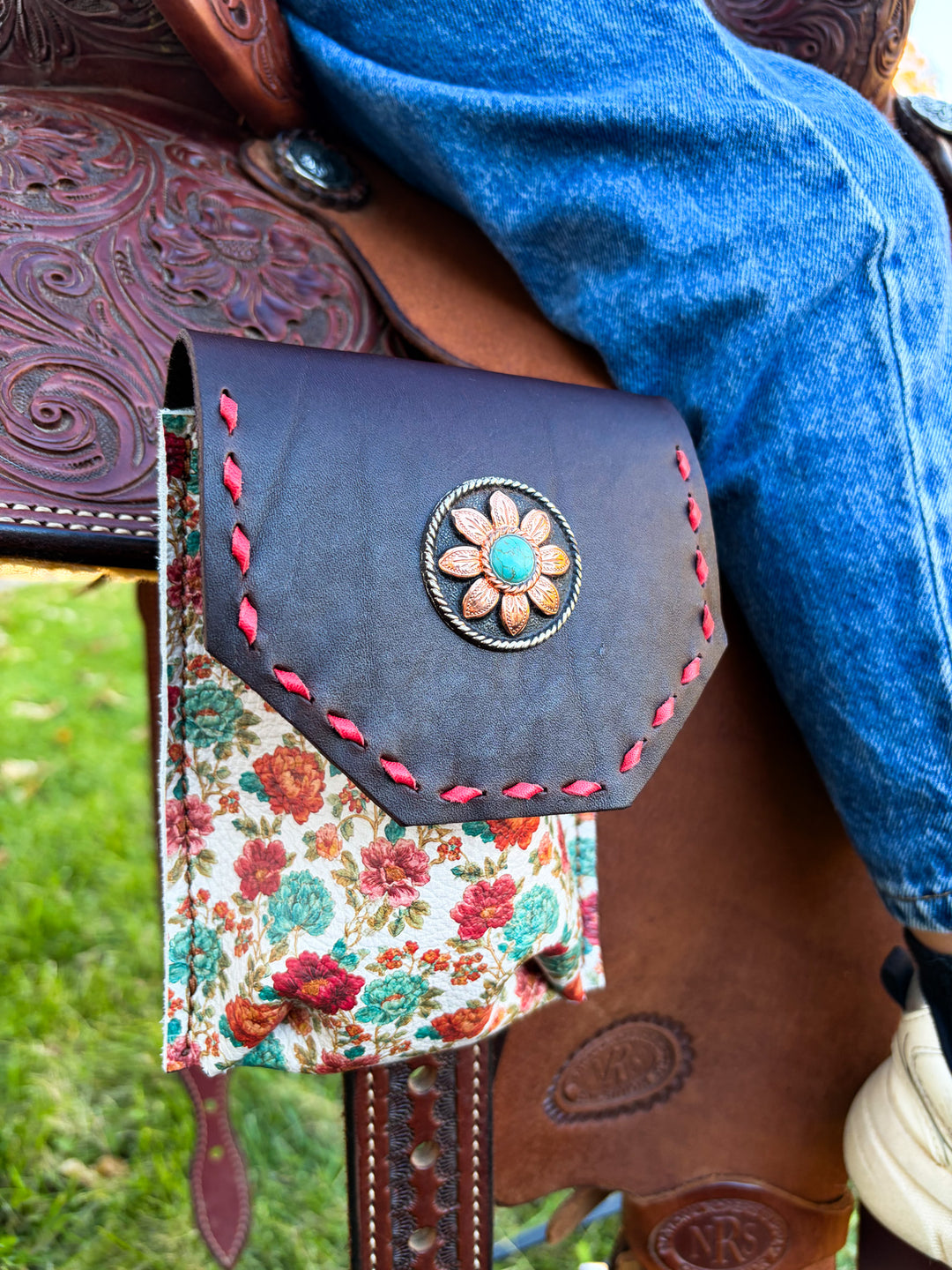 [In Stock] Lady Emberly  -  Back Cinch Saddle Bag