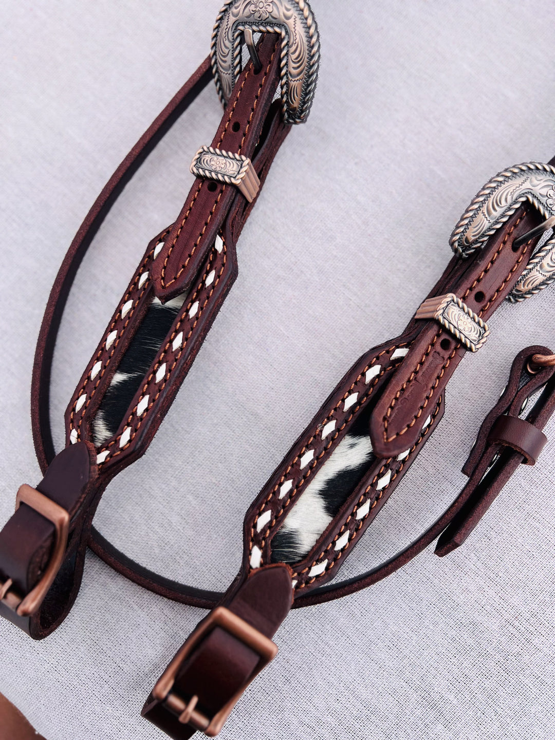 [ In Stock ] Black and white cowhide - one ear - Quick Change Headstall