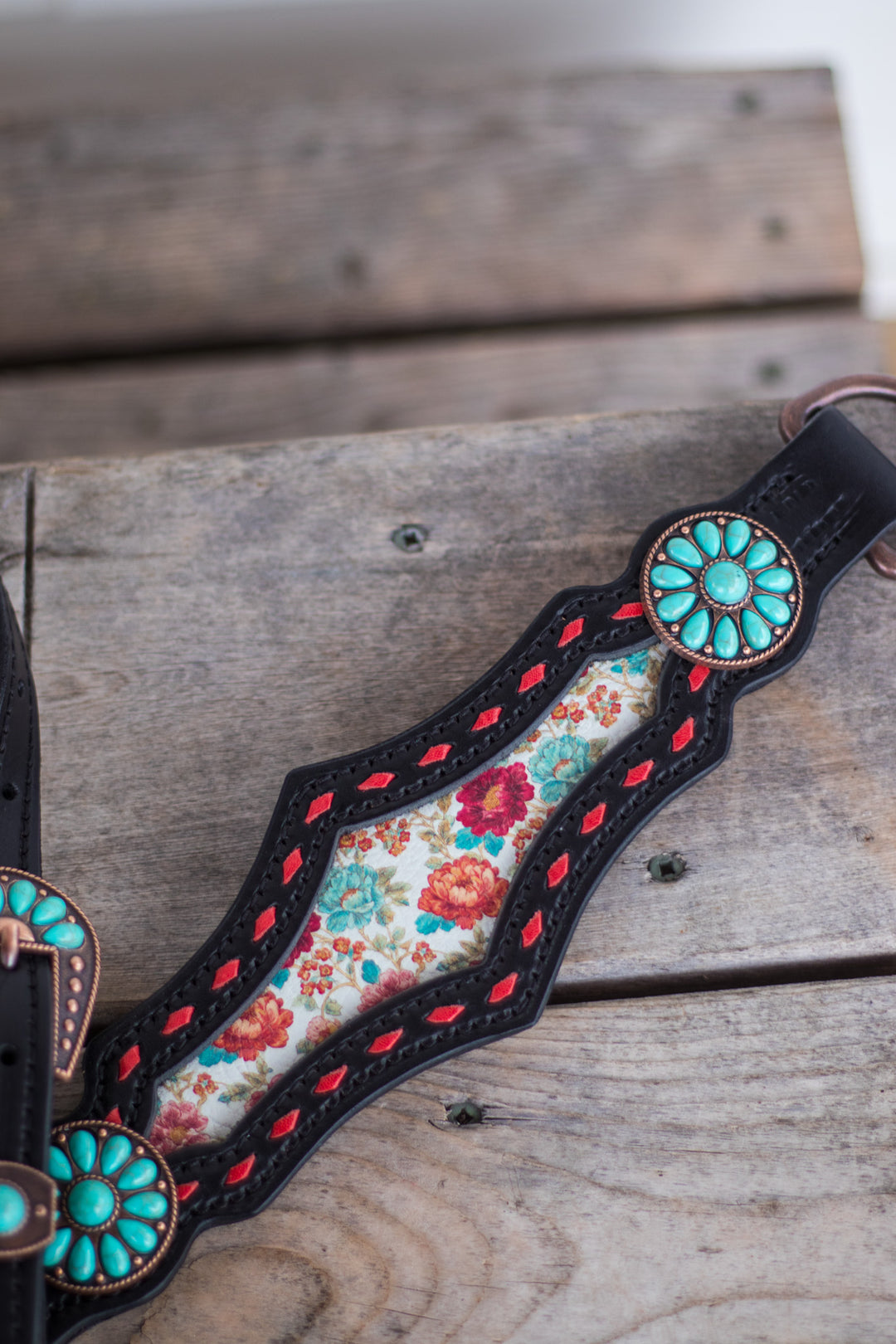 [In Stock] Lady Emberly -  Large Centerplate Tack Set - one ear